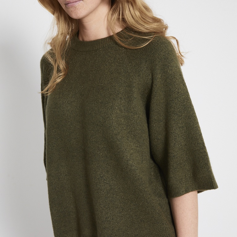 Strikket genser "Knitted Tee"